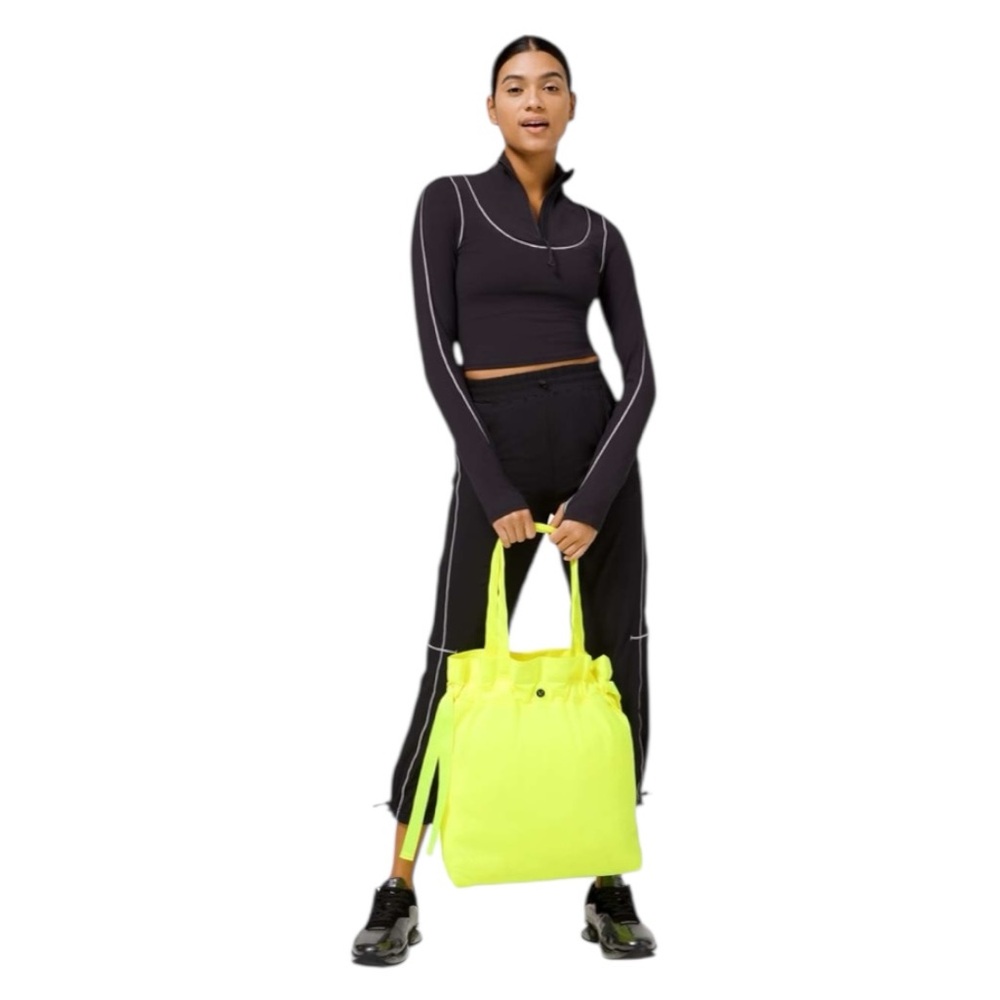 NWT RARE!!! LULULEMON Easy As Sunday Highlight Yellow 19L Tote Bag - Picture 10 of 10